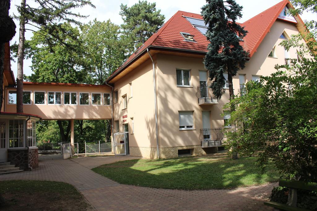 Wellness Hotel Szindbad Balatonszárszó المظهر الخارجي الصورة