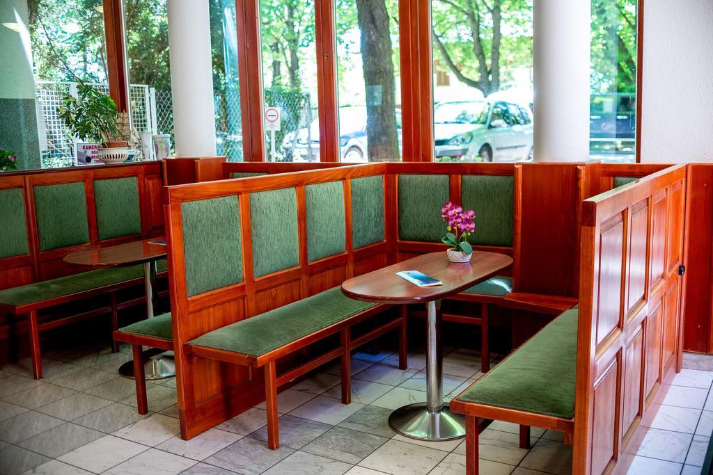 Wellness Hotel Szindbad Balatonszárszó المظهر الخارجي الصورة