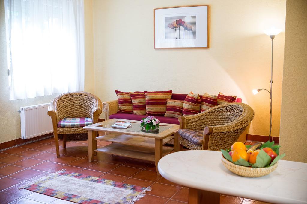 Wellness Hotel Szindbad Balatonszárszó المظهر الخارجي الصورة
